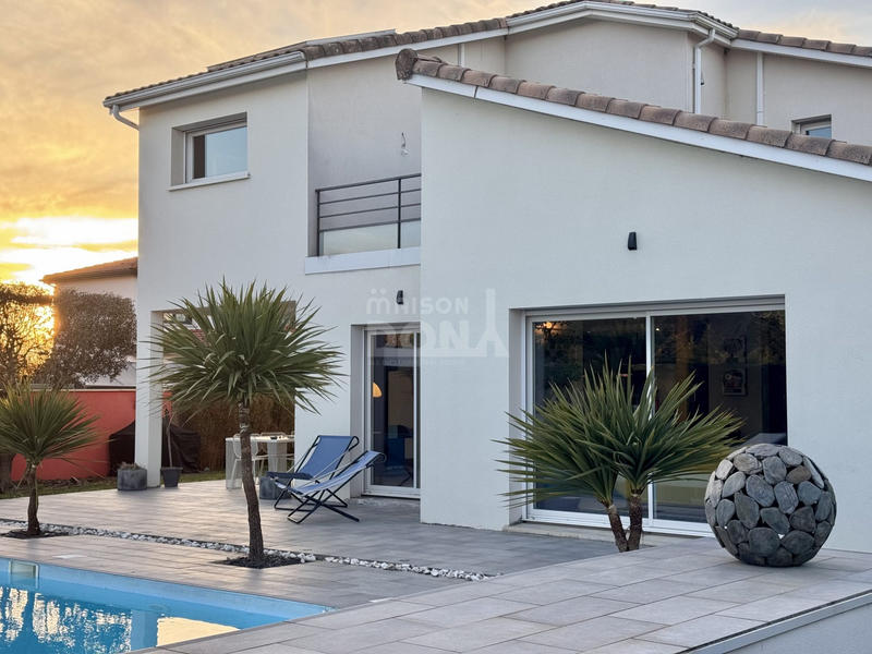 Maison contemporaine - 220 m² - 9 pièces