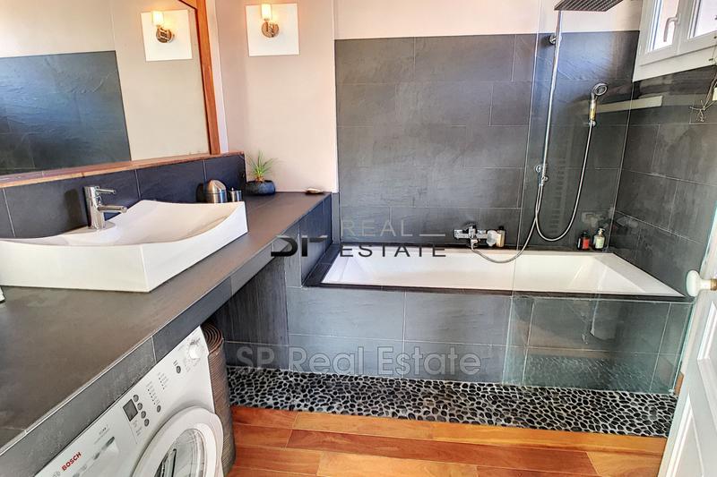 Maison - 178 m² - 6 pièces