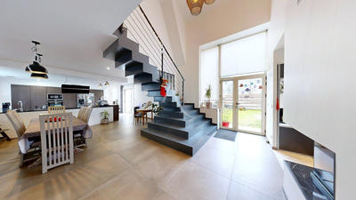 Maison - 211 m² - 8 pièces