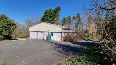 Maison - 200 m² - 2 pièces