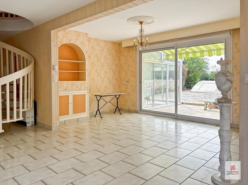 Maison - 213 m² - 8 pièces