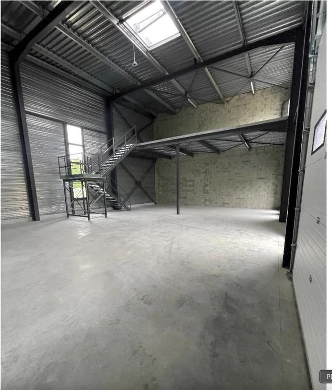 Bureau - 286 m² - 1 pièce