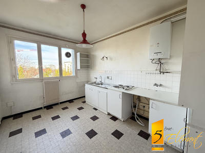 Appartement - 98 m² - 5 pièces