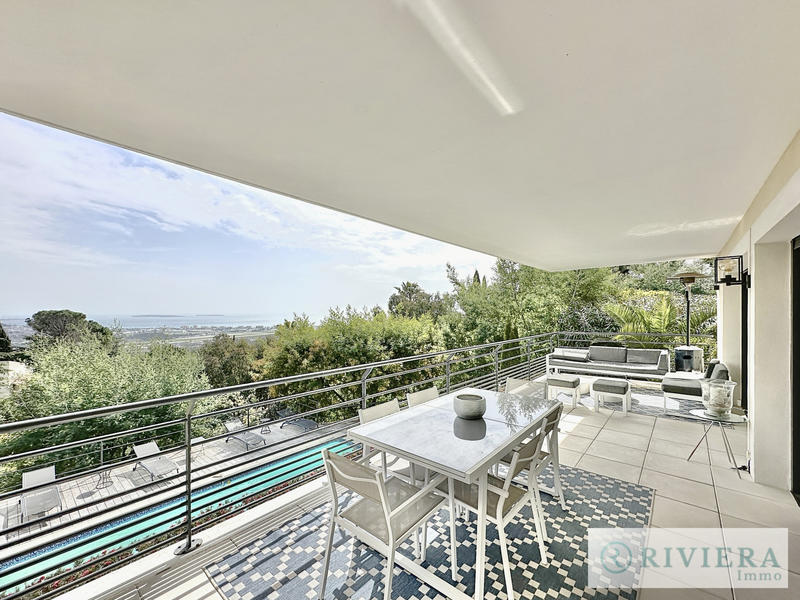 Maison - 203 m² - 5 pièces