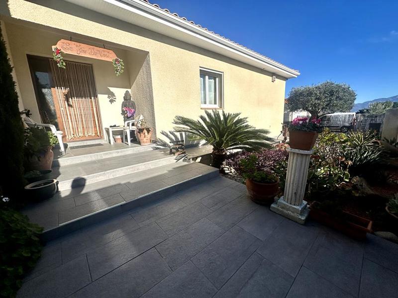 Maison - 210 m² - 6 pièces