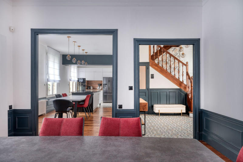 Maison - 240 m² - 7 pièces