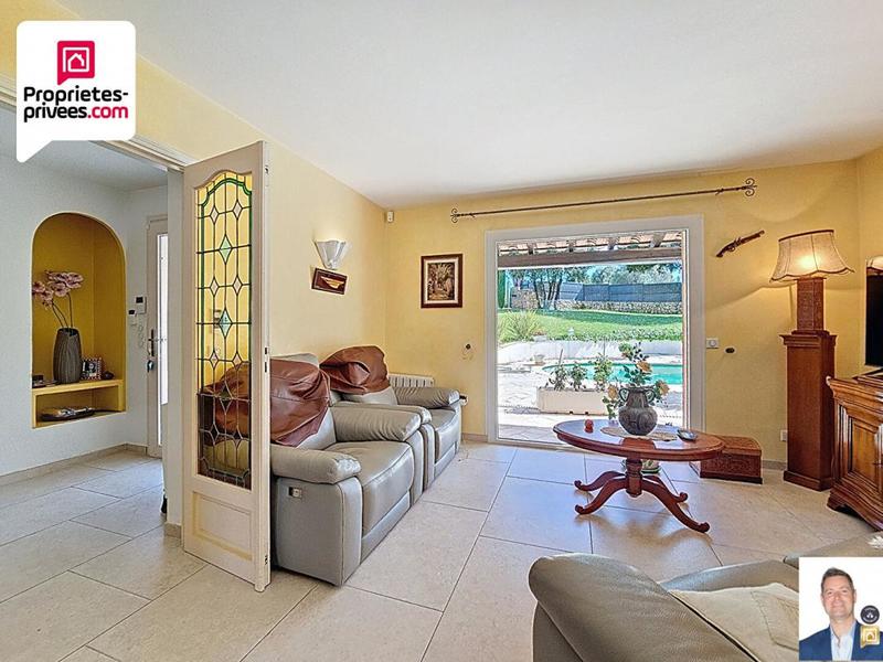 Villa - 177 m² - 6 pièces