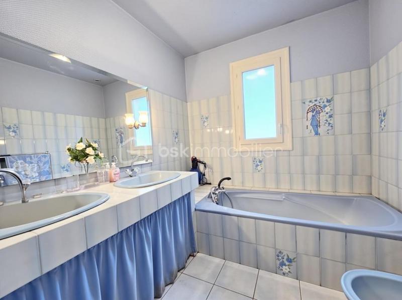 Maison traditionnelle - 110 m² - 5 pièces