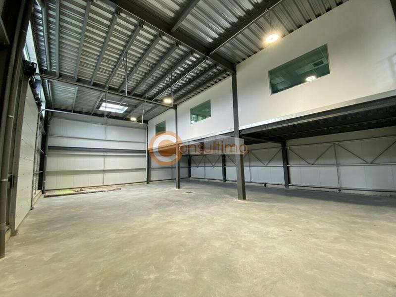 Local d'activité / Entrepôt - 782 m²