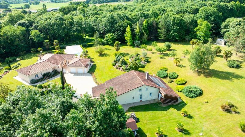 Villa - 335 m² - 11 pièces