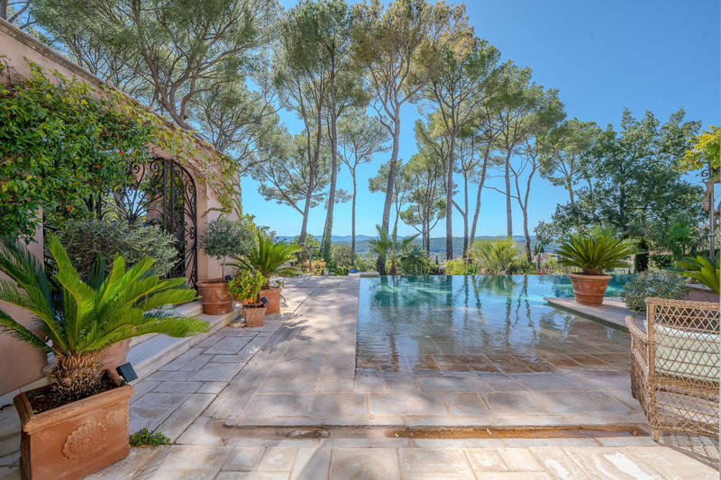 Bastide - 300 m² - 7 pièces