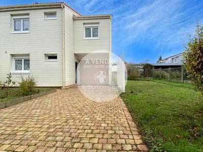 Maison - 102 m² - 5 pièces