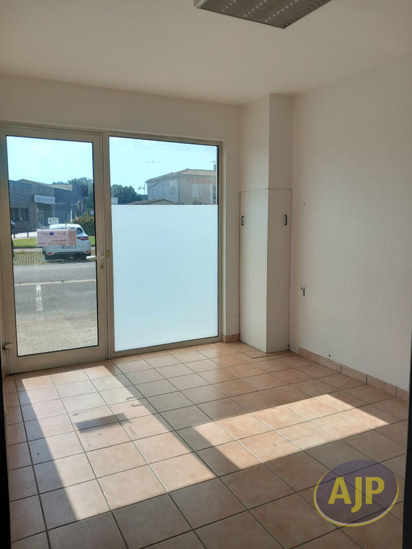 Local commercial - 72 m² - 3 pièces