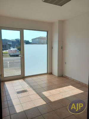 Local commercial - 72 m² - 3 pièces