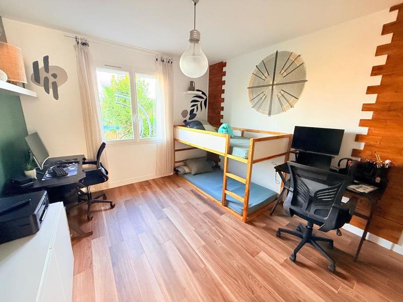 Maison - 93 m² - 4 pièces