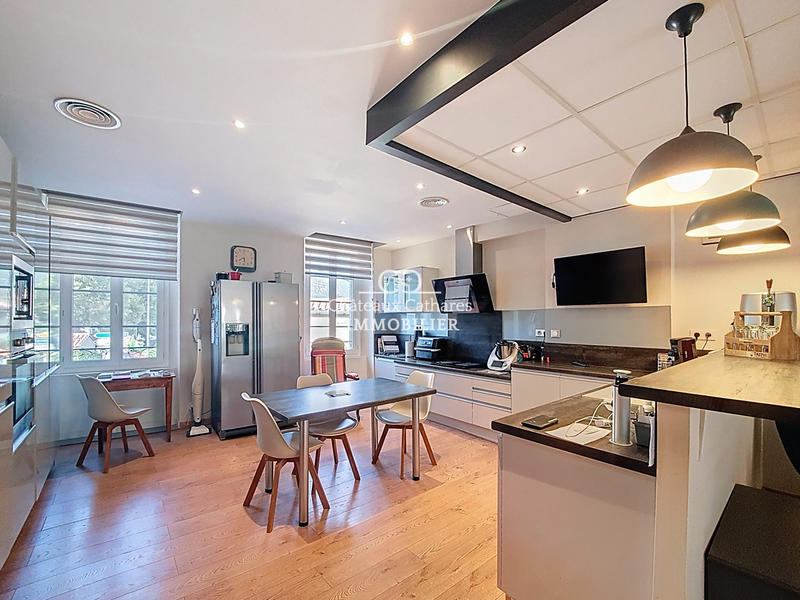 Maison ancienne - 250 m² - 9 pièces