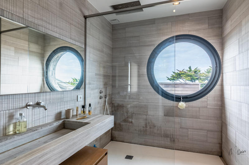 Maison - 330 m² - 10 pièces