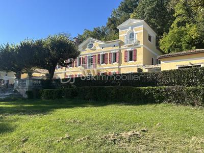 Château - 722 m² - 19 pièces