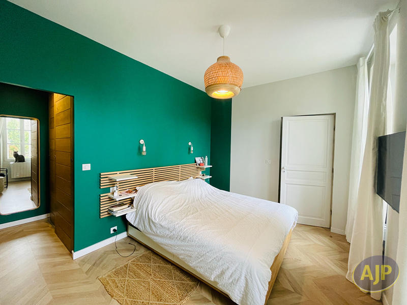 Maison bourgeoise - 323 m² - 12 pièces