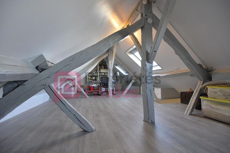 Maison - 180 m² - 9 pièces