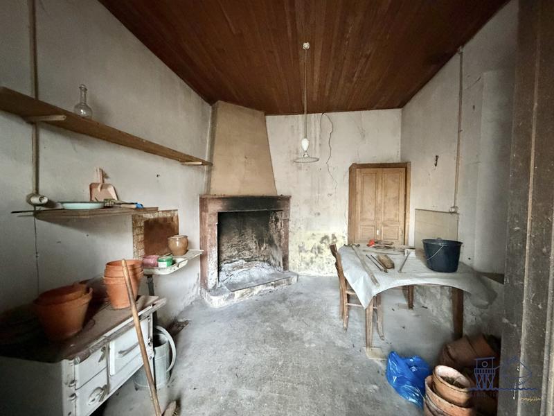 Maison ancienne - 107 m² - 8 pièces