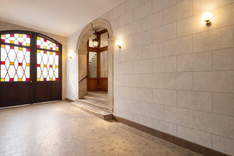 Appartement - 145 m² - 6 pièces