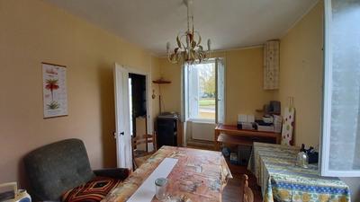 Maison - 94 m² - 6 pièces