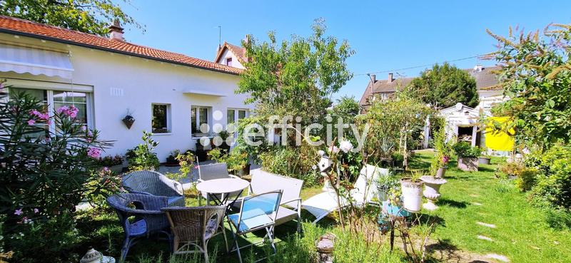 Maison - 95 m² - 5 pièces