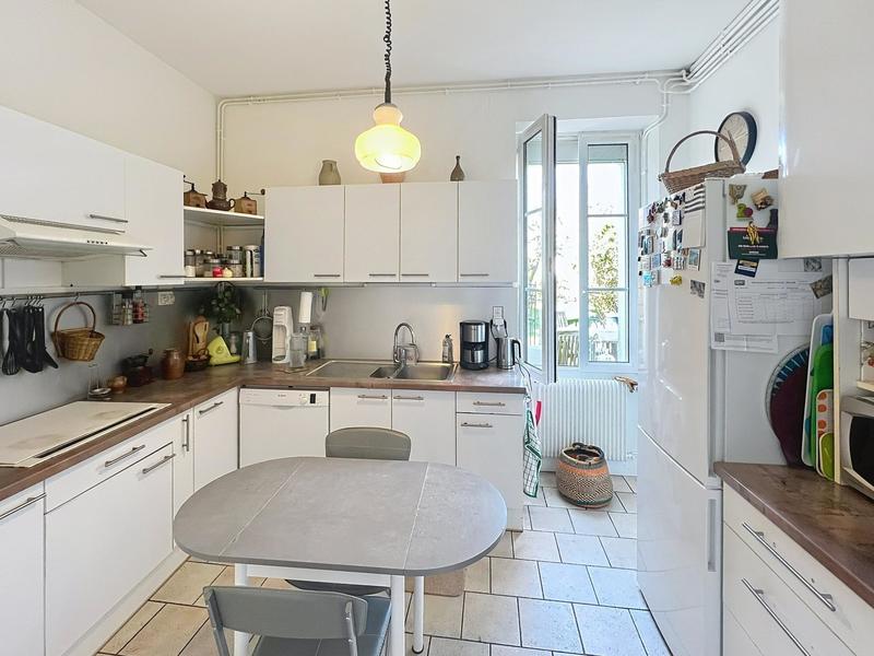 Maison - 208 m² - 8 pièces