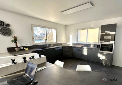 Maison - 170 m² - 6 pièces