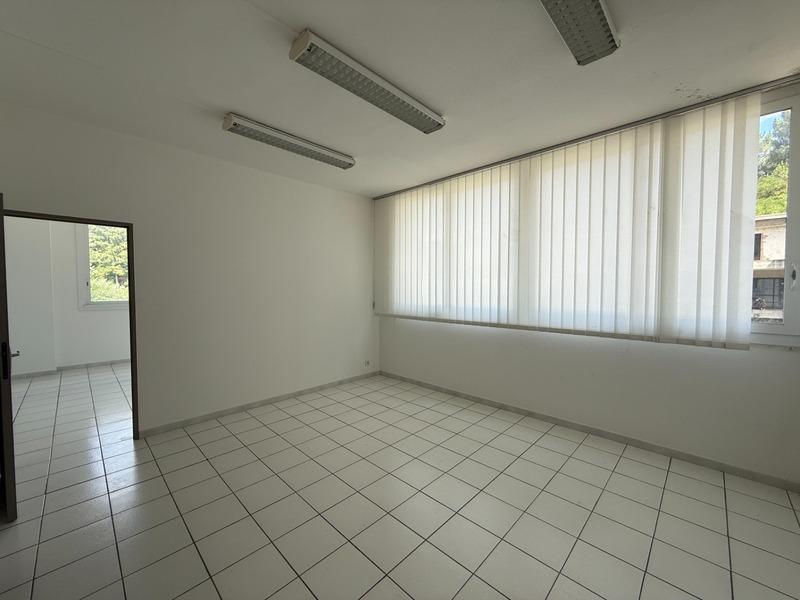 Bureau - 567 m² - 10 pièces