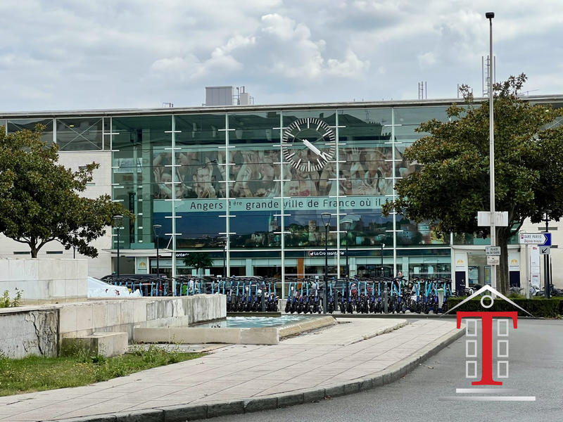 Local commercial - 347 m²