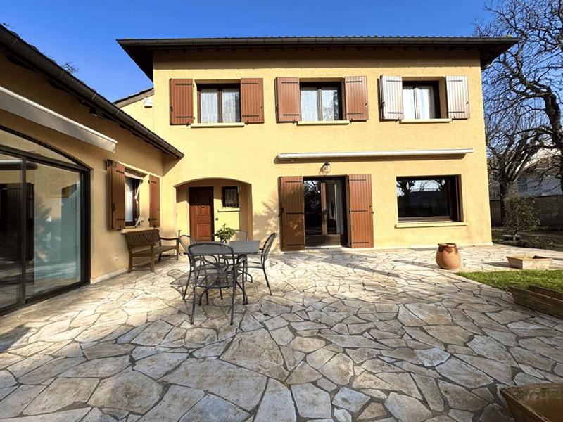 Maison - 434 m² - 7 pièces