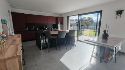 Maison contemporaine - 121 m² - 6 pièces
