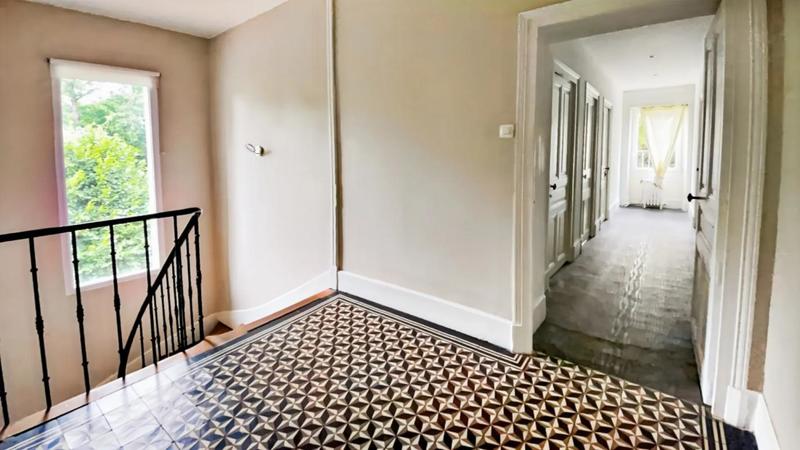 Demeure - 230 m² - 9 pièces