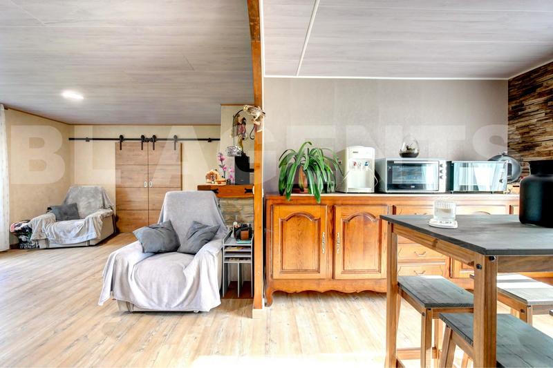 Maison traditionnelle - 191 m² - 9 pièces