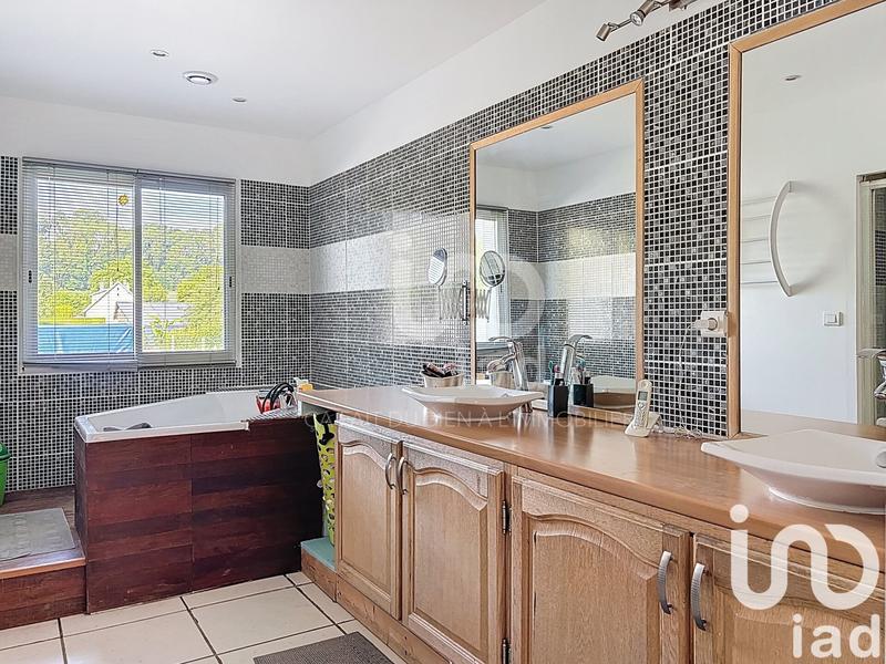 Maison - 189 m² - 8 pièces