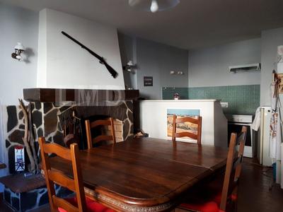 Maison - 260 m² - 12 pièces