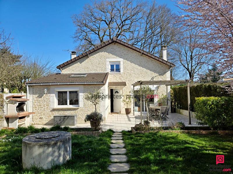 Maison - 140 m² - 6 pièces