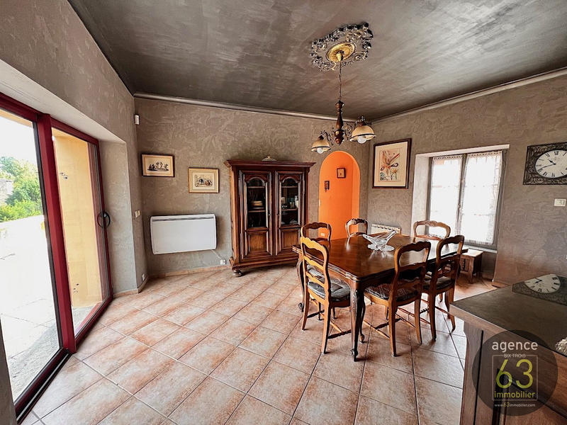 Maison ancienne - 171 m² - 6 pièces