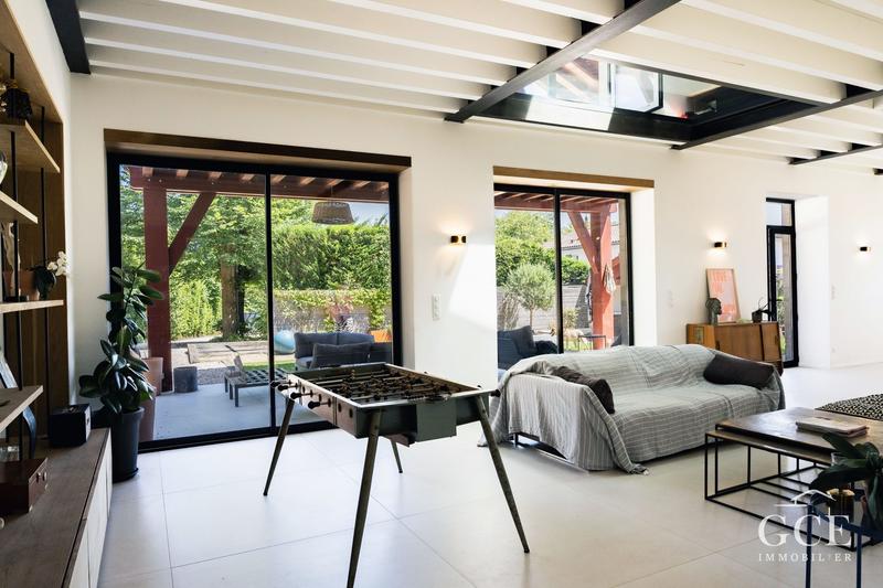 Maison ancienne - 243 m² - 8 pièces