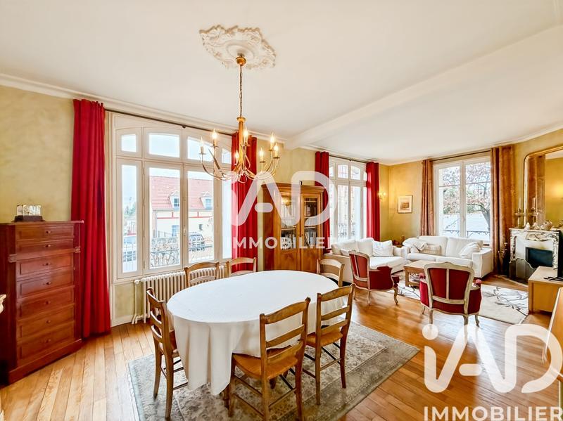 Maison - 163 m² - 8 pièces