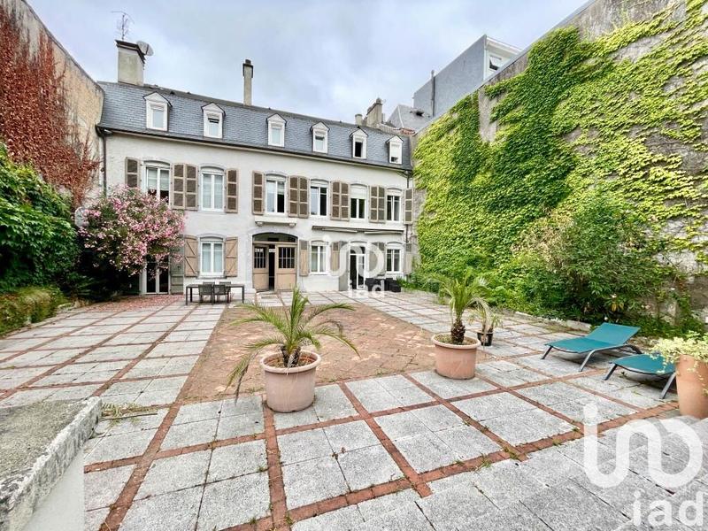 Maison - 527 m² - 5 pièces