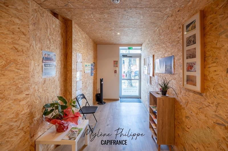 Local commercial - 111 m² - 2 pièces