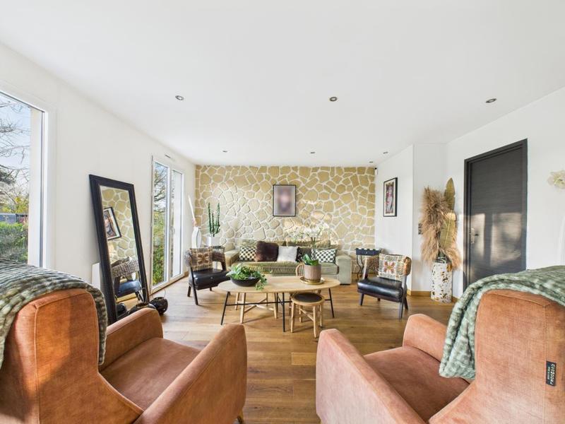 Maison - 215 m² - 7 pièces