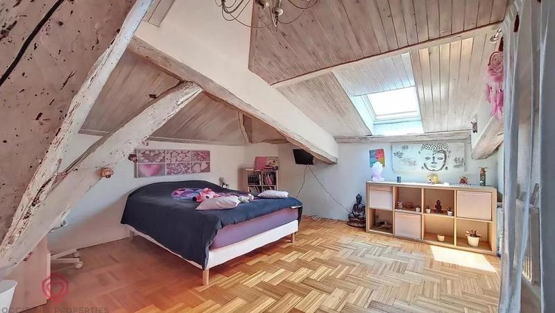 Propriété - 202 m² - 5 pièces