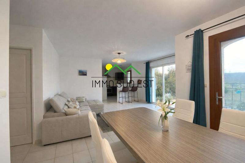 Maison - 96 m² - 5 pièces