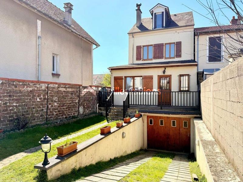 Maison - 104 m² - 6 pièces