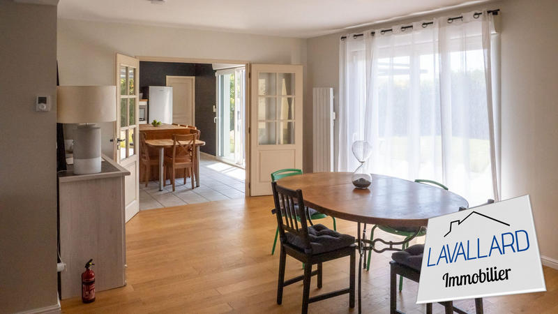 Maison - 175 m² - 9 pièces