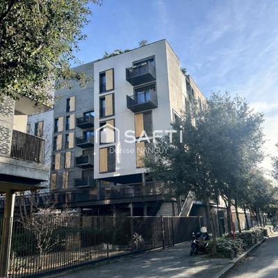 Appartement - 85 m² - 4 pièces